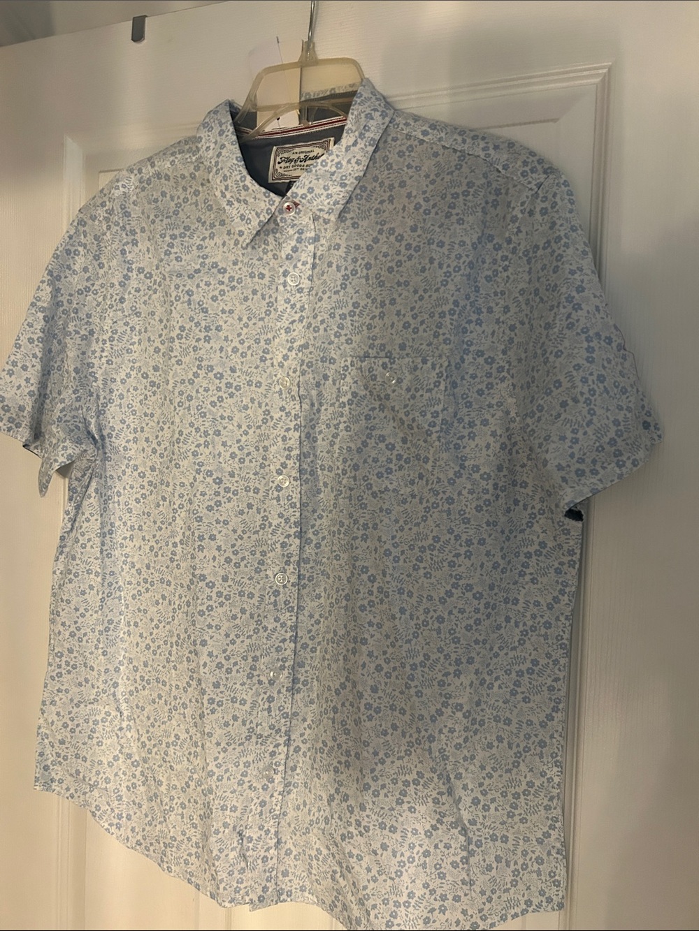 Casual Light Blue Floral Short-Sleeve Button-Down Shirt